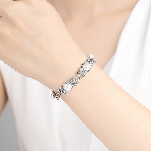 Свадебный набор украшений Жемчужина: серьги и браслет Свадебный набор украшений Жемчужина: серьги и браслет