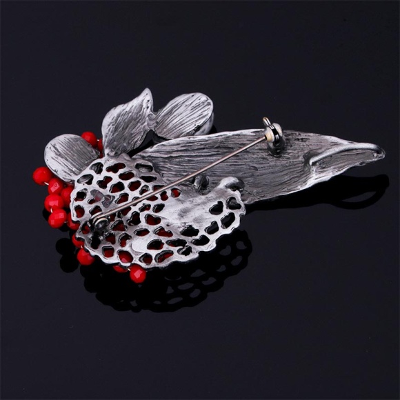 Вінтажна брошка Горобина