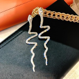 Серьги длинные Змея с кристаллами Серьги длинные Змея с кристаллами