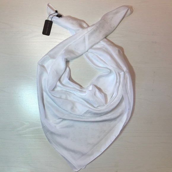 Платок шелковый Louis Vuitton Платок шелковый Louis Vuitton