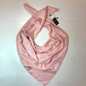 Платок шелковый Louis Vuitton  Платок шелковый Louis Vuitton