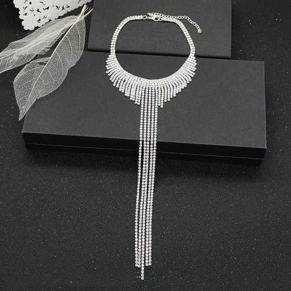 Длинный чокер колье с кристаллами Длинный чокер колье с кристаллами