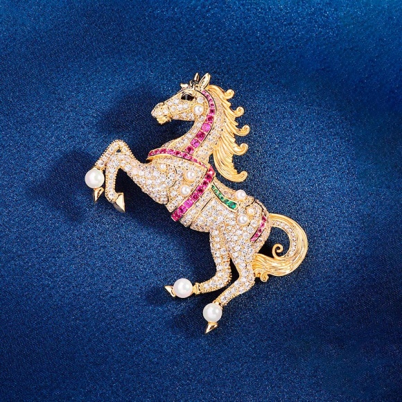 Премиум брошка грациозная Лошадь. Символ 2026 года