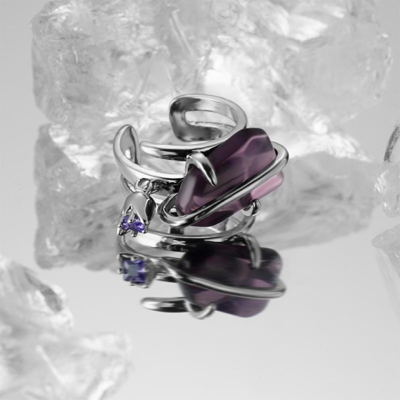 Кольцо дизайн с цирконом незамкнутое