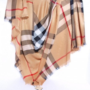 Шарф палантин у клітку Burberry Шарф палантин у клітку Burberry