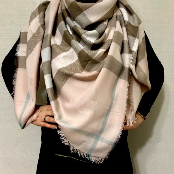 Шарф палантин в клетку Burberry Шарф палантин в клетку Burberry