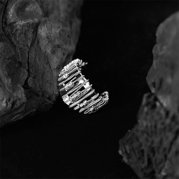 Кольцо дизайн нити незамкнутое Кольцо дизайн нити незамкнутое