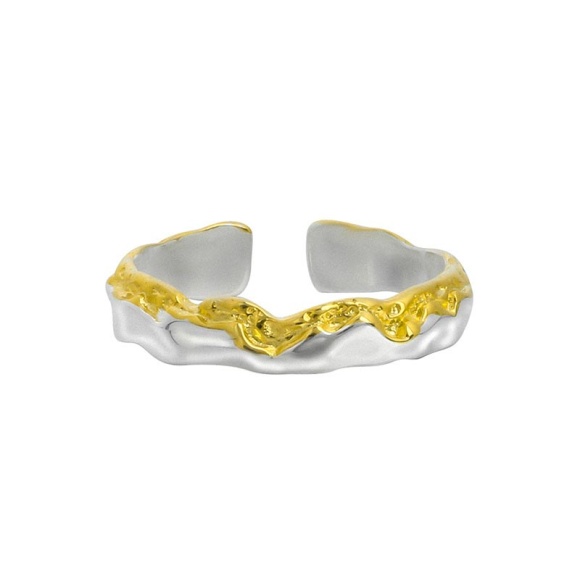 Стильное кольцо изгибы серебристо-золотистое незамкнутое
