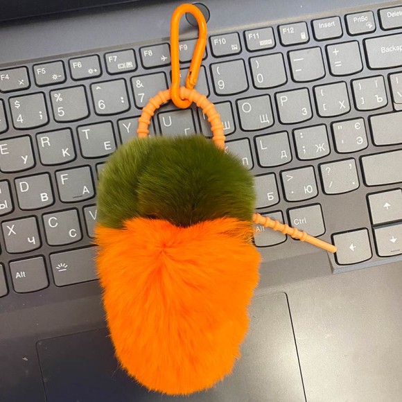 Брелок з натурального хутра Морква