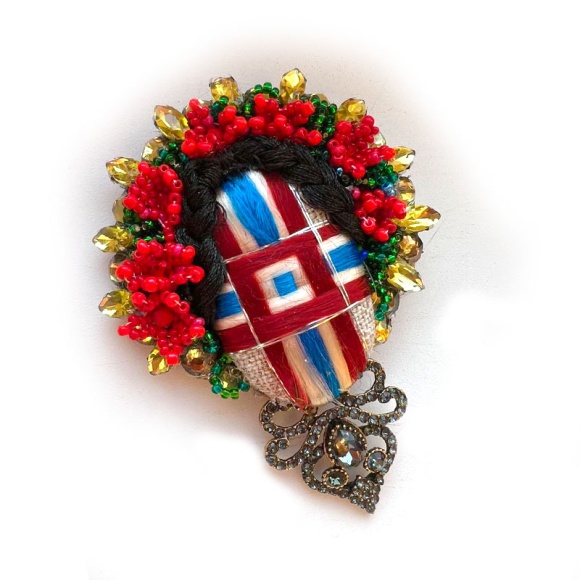 Брошь Мотанка