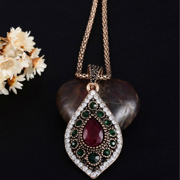 Набір прикрас Джемре: кулон, сережки