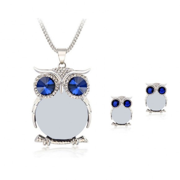 Набір прикрас: кулон і сережки