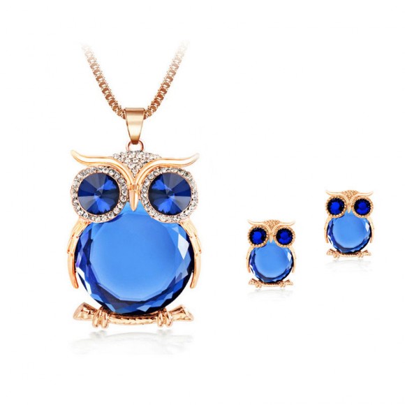 Набір прикрас: кулон і сережки