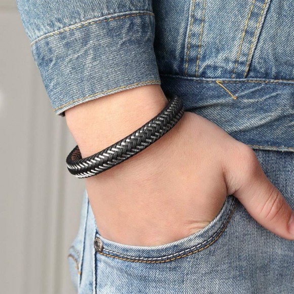 Кожаный браслет переплет со сталью Кожаный браслет переплет со сталью