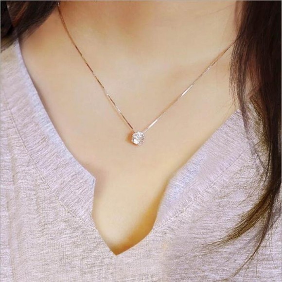 Ланцюжок на шию з кристалом Ланцюжок на шию з кристалом