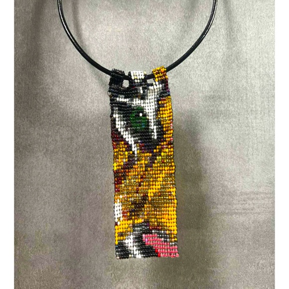 Кулон із бісера  Тигр на шкіряному шнурці