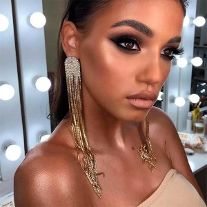 Длинные серьги с кристаллами Джутит Длинные серьги с кристаллами Джутит