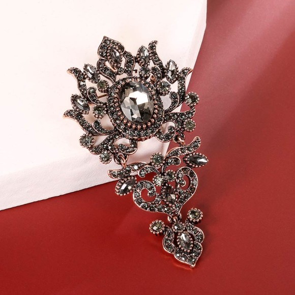 Брошь в турецком стиле с завитушками Брошь в турецком стиле с завитушками