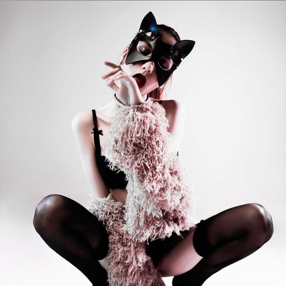 Шкіряна маска з вушками кицьки