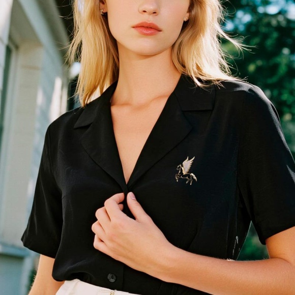 Елітна брошка міфічна Пегас золотиста Елітна брошка міфічна Пегас золотиста