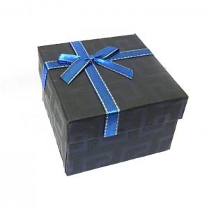 Подарочная коробка для часов с подушечкой