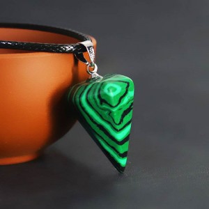 Кулон Малахит на чёрном шнурке Кулон Малахит на чёрном шнурке