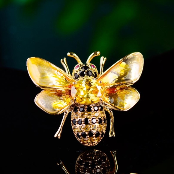 Элитная брошь пчела