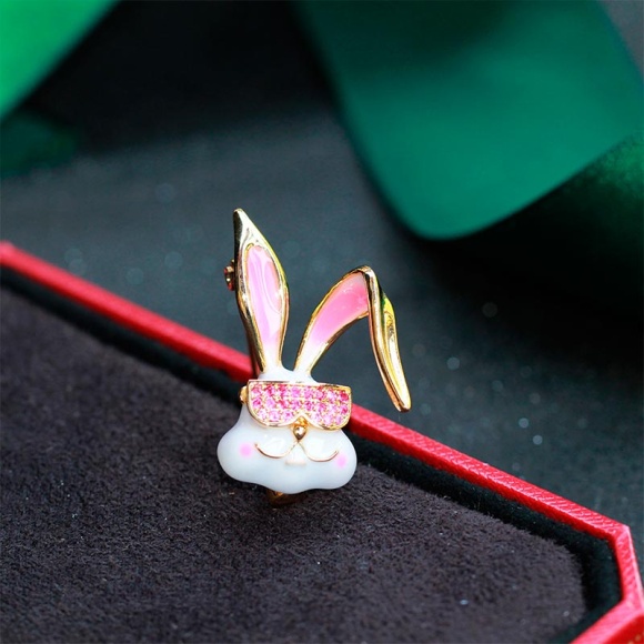 Брошка модний кролик в окулярах Брошка модний кролик в окулярах