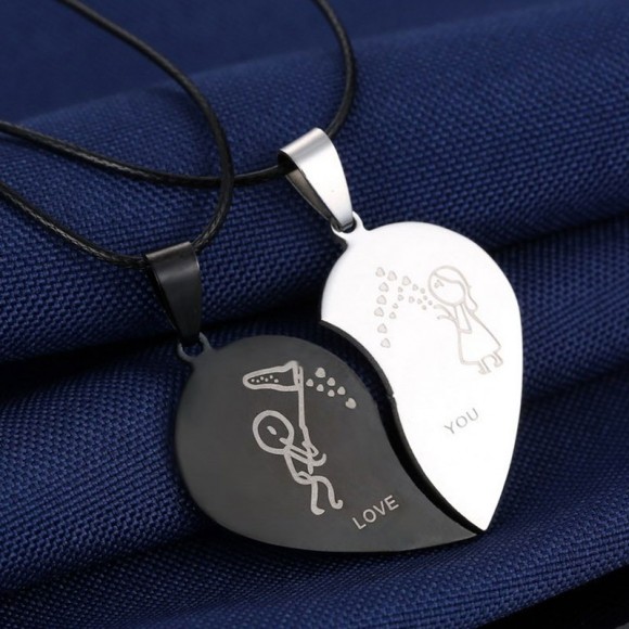Парний кулон для закоханих із сталі Половинки серця Парний кулон для закоханих із сталі Половинки серця