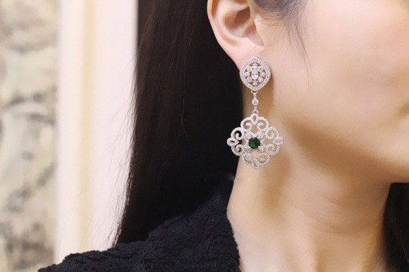 Вечерние серьги с камнями Ажурные Вечерние серьги с камнями Ажурные