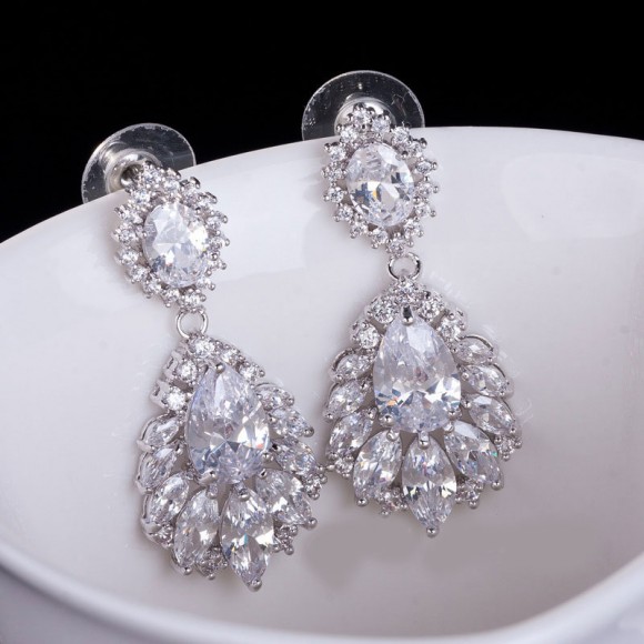 Вечірні сережки з камінням Elegant Вечірні сережки з камінням Elegant