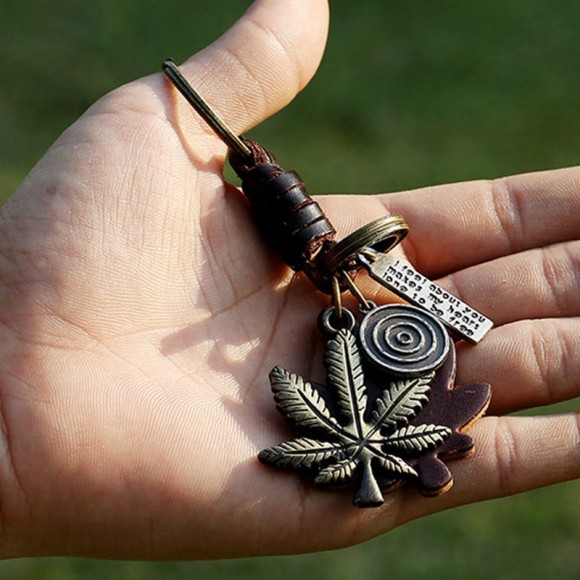 Брелок для ключей Конопля Брелок для ключей Конопля