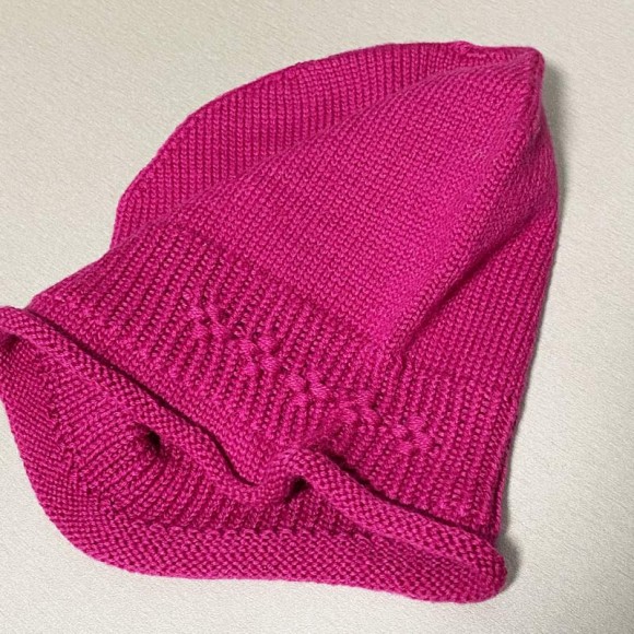 Шапка бини из шерсти Мериноса Малина