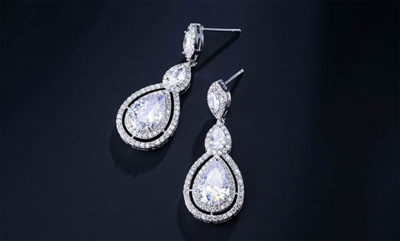 Весільні сережки-підвіски з цирконом