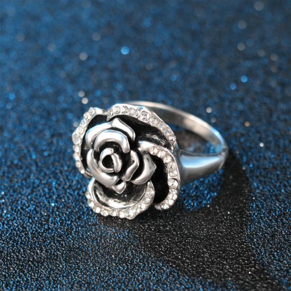 Набір прикрас троянди vintage: кулон, сережки, каблучка Набір прикрас троянди vintage: кулон, сережки, каблучка