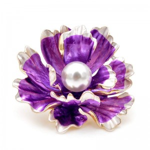 Брошь прекрасный Цветок с жемчужиной