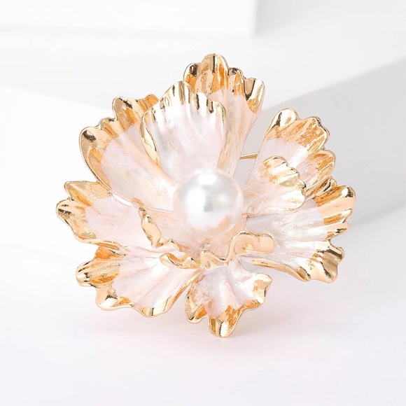 Брошь прекрасный Цветок с жемчужиной Брошь прекрасный Цветок с жемчужиной