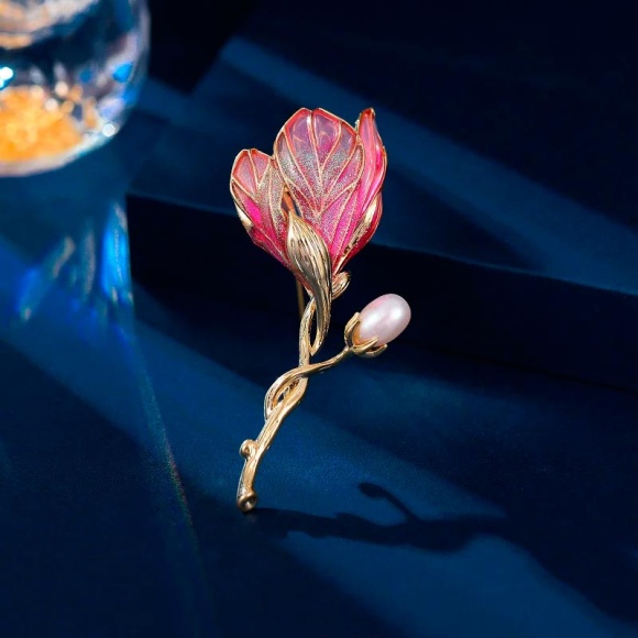 Брошка квітка Магнолія Брошка квітка Магнолія