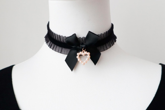 Чокер бантик бархатный с подвеской Сердцем