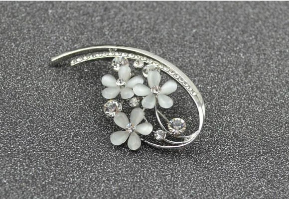 Брошь Квіткова