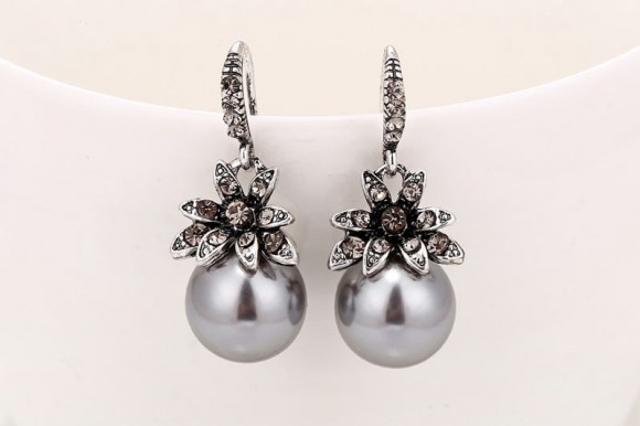 Серьги подвески Цветок с жемчужиной Серьги подвески Цветок с жемчужиной