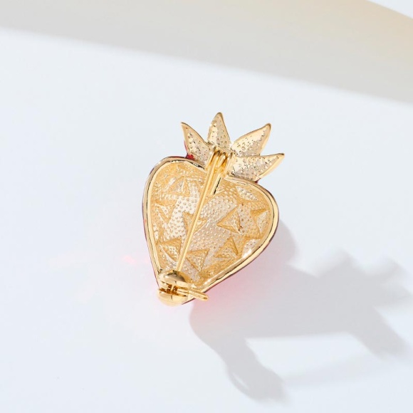 Элитная брошь клубника Элитная брошь клубника