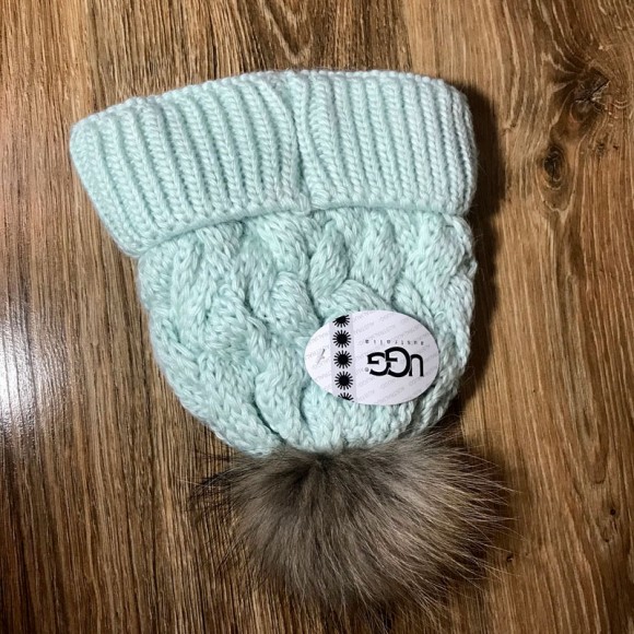 Шапка с меховым помпоном Ugg Шапка с меховым помпоном Ugg