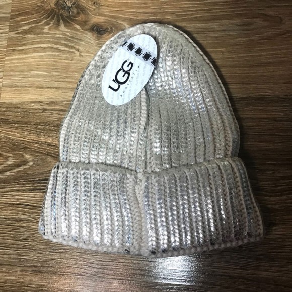 Шапка з напиленням Ugg Шапка з напиленням Ugg