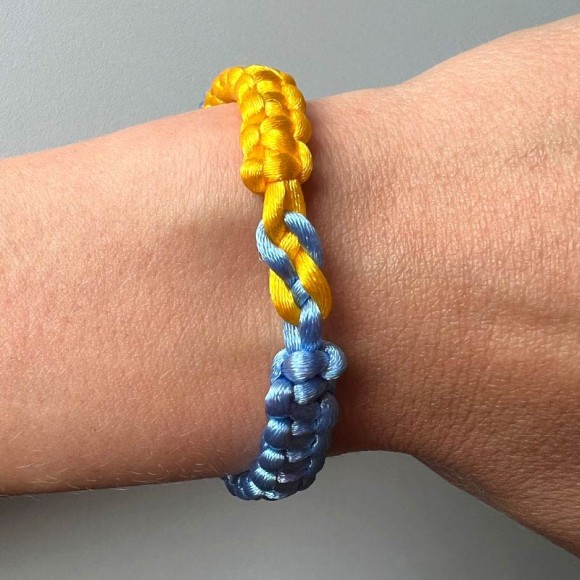 Браслет из шнура Украина  Браслет из шнура Украина