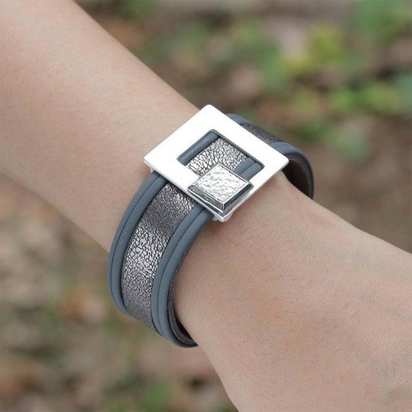 Жіночий шкіряний браслет квадратний Шарм Жіночий шкіряний браслет квадратний Шарм