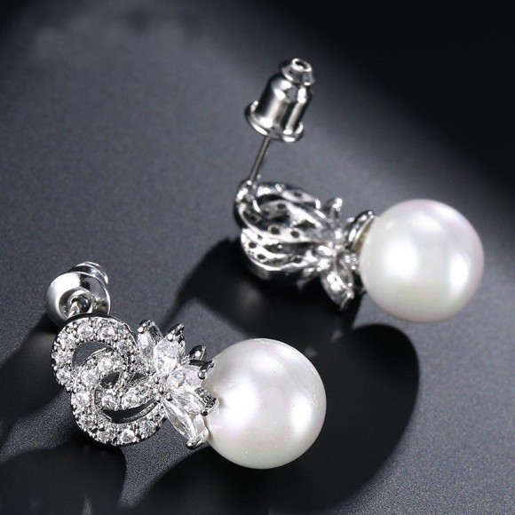 Сережки гвоздики з перлами Маріам