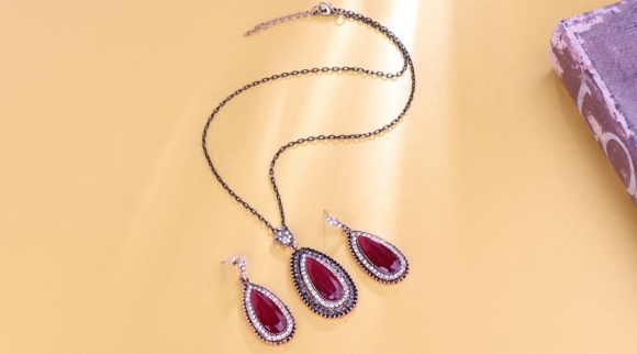 Набор украшений Великолепный век Гюлер: кулон и серьги