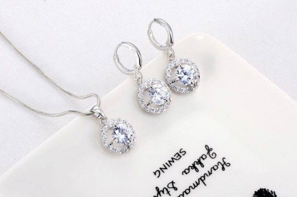 Набор украшений Круг кристалл: кулон и серьги