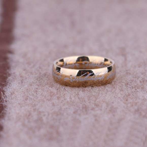 Кольцо Всевластия из стали золотистого цвета с цепочкой «The Lord of the Rings» Кольцо Всевластия из стали золотистого цвета с цепочкой «The Lord of the Rings»